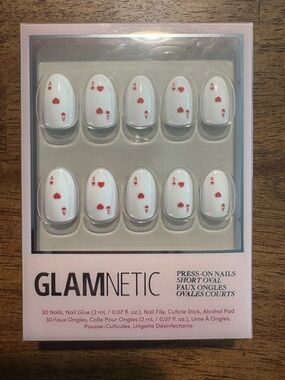NIB Glamnetic - Short Oval - Ace of Hearts